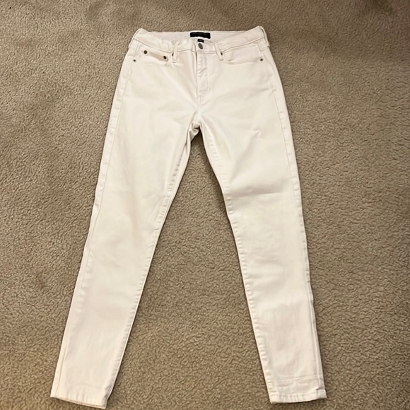 Banana Republic Denim - Banana Republic skinny white jeans, size 28/6.